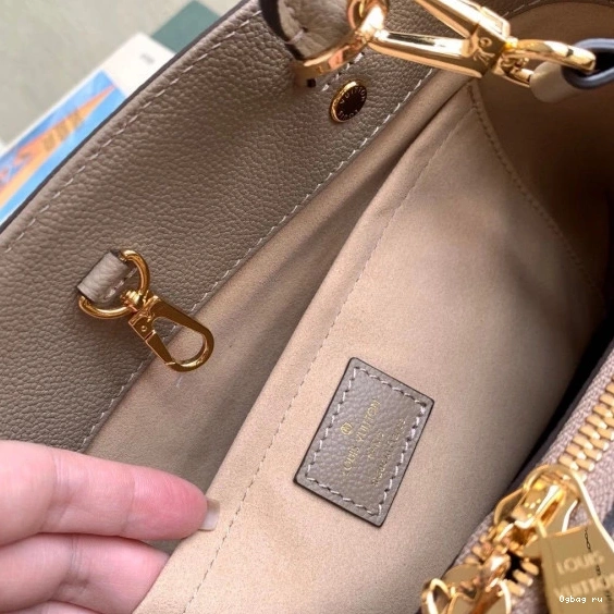 MM VUITTON LOUIS MONTAIGNE 0716